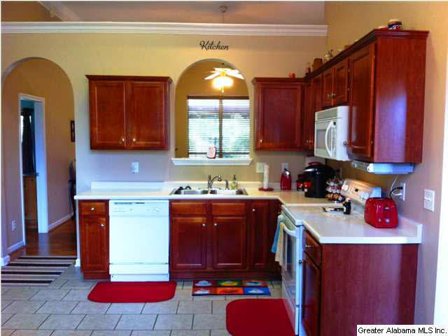 629 Barkley Circle Alabaster, AL 35007 - Photo 3 of 20