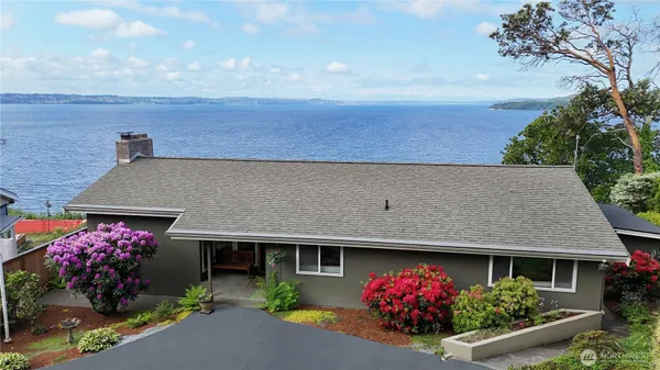 $1,269,000 | 21553 1st Court South, Normandy Park, WA 98166