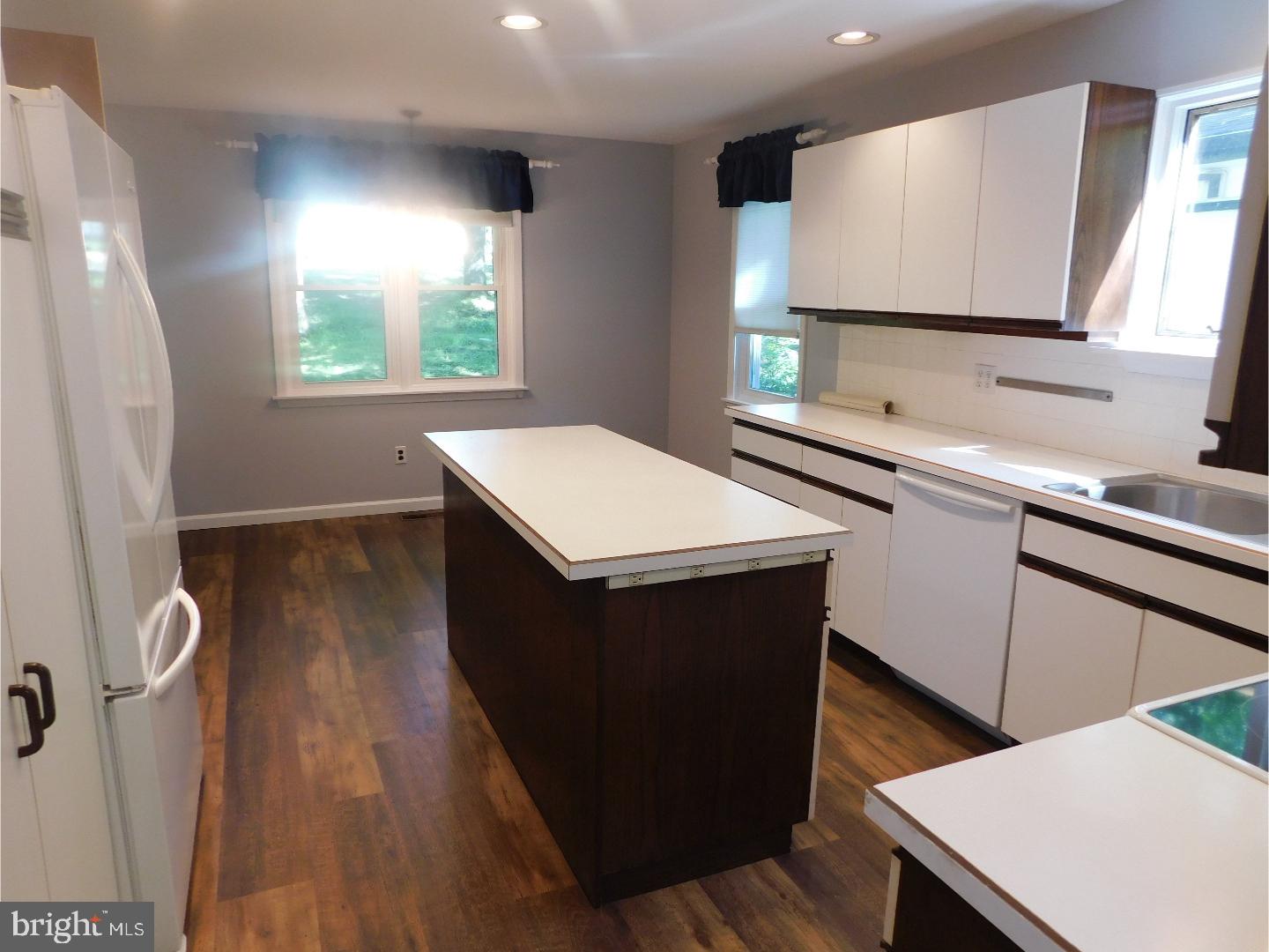 20 Far View Road Chalfont, PA 18914 - Photo 6 of 25 Kitchen
