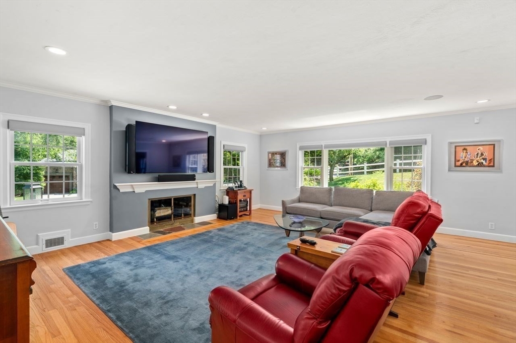 19 Druid Hill Road Newton, MA 02461 - Photo 5 of 35
