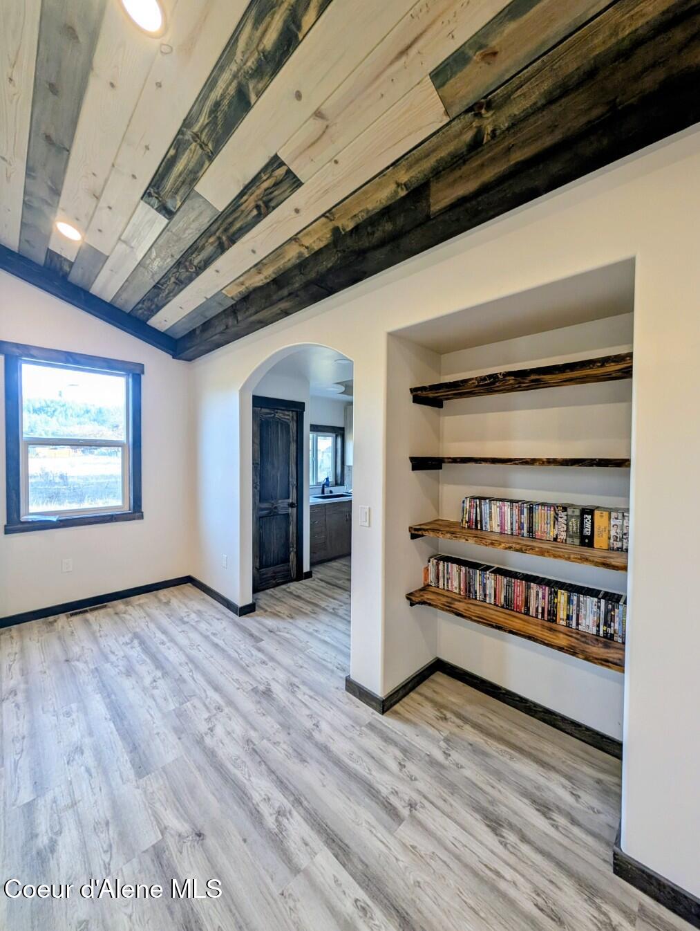 6856 Selkirk Street Bonners Ferry, ID 83805 - Photo 7 of 27 Nice built ins