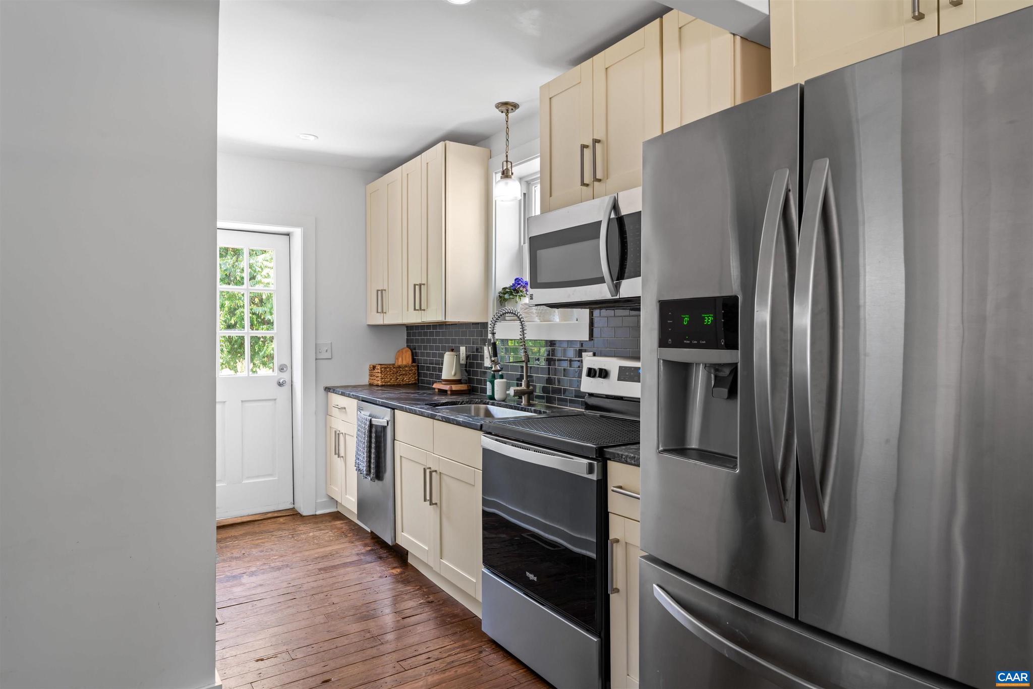 803 Ridge Street Charlottesville, VA 22902 - Photo 8 of 26