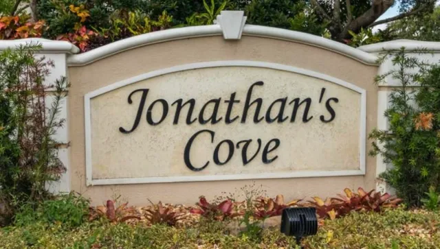 $2,000 | 5079 Palmbrooke Circle, West Palm Beach, FL 33417