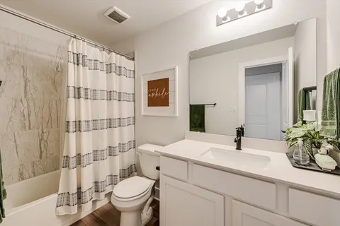 $475,000 | 125 Broken Oak Drive, Liberty Hill, TX 78642