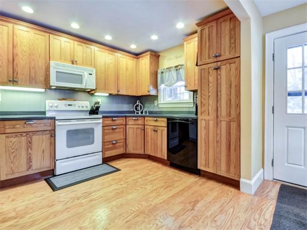 60 Sterling Road Westwood, MA 02090 - Photo 12 of 23 Gallery Image 12