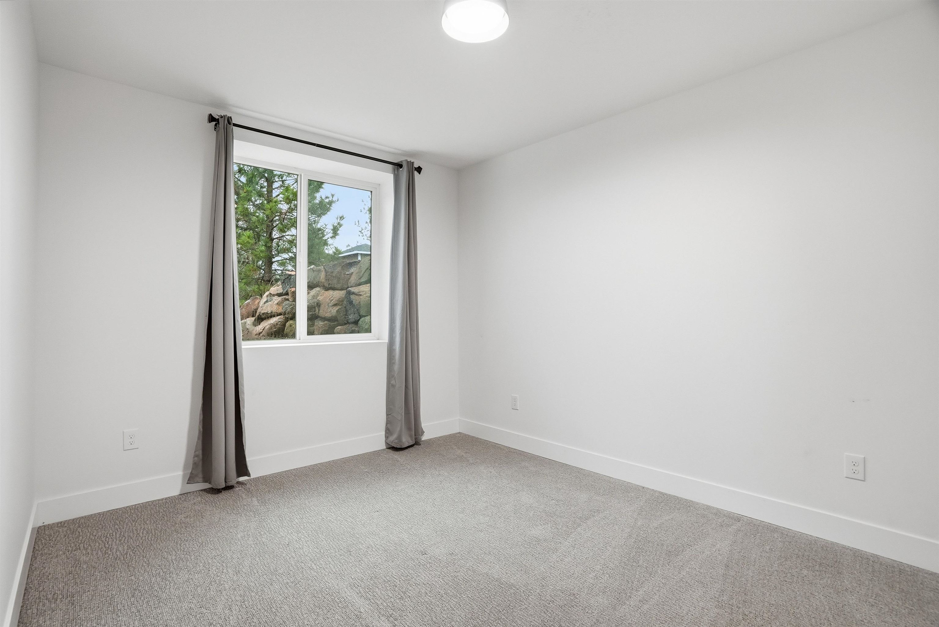 1715 West 26th Avenue Spokane, WA 99224 - Photo 27 of 50