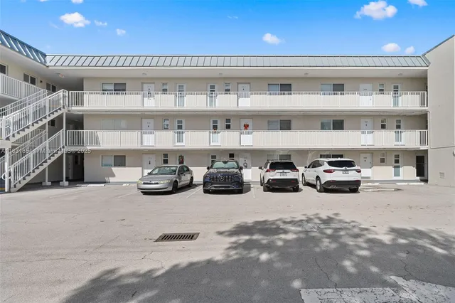 $740,000 | 240 Galen Drive, Unit 109, Key Biscayne, FL 33149