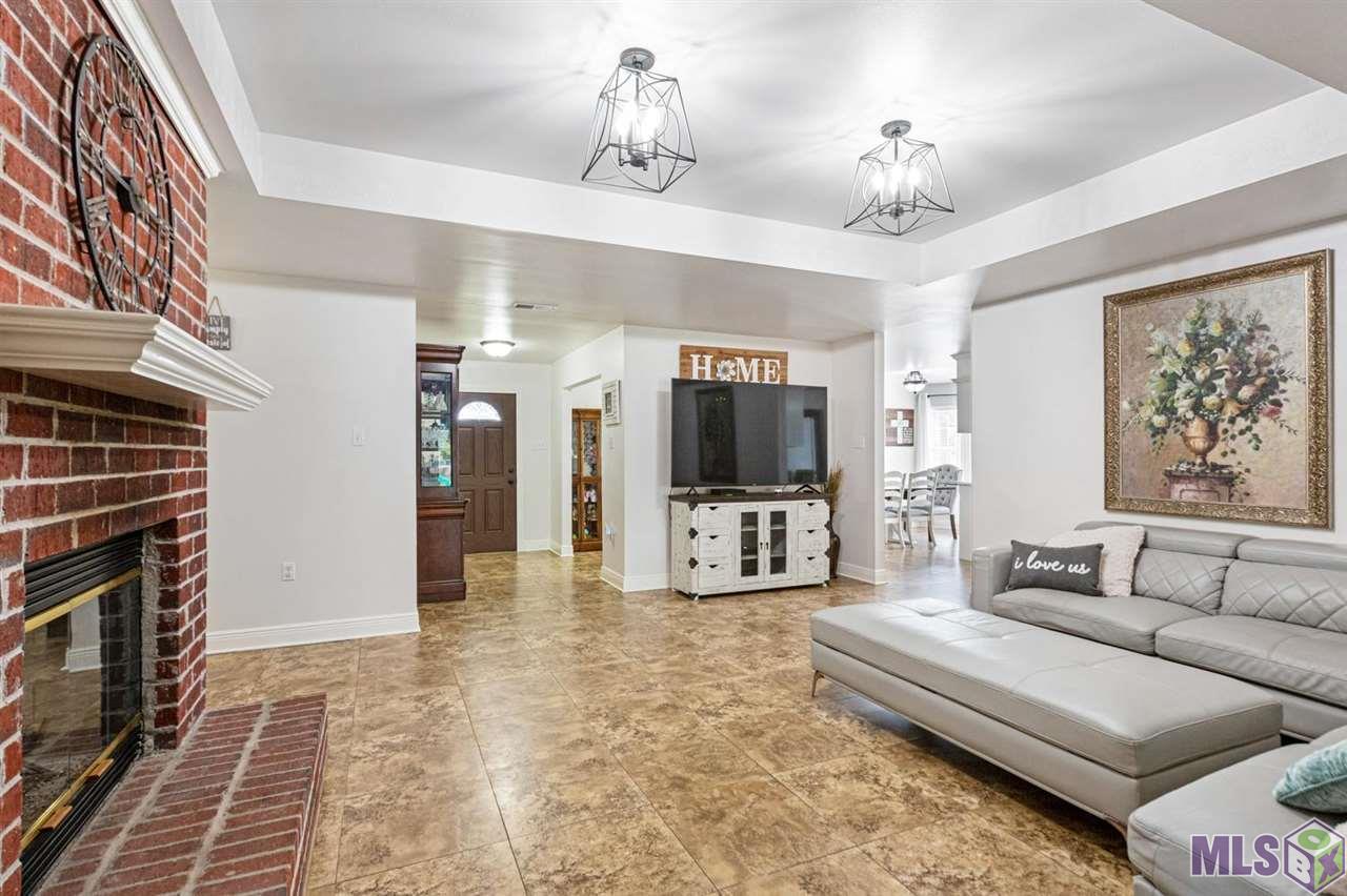 13095 Bluff Road Geismar, LA 70734 - Photo 4 of 19 Living Room