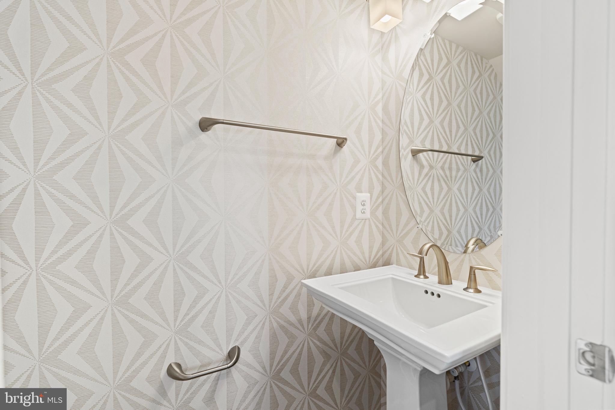 2337 Liberty Loop Herndon, VA 20171 - Photo 13 of 39