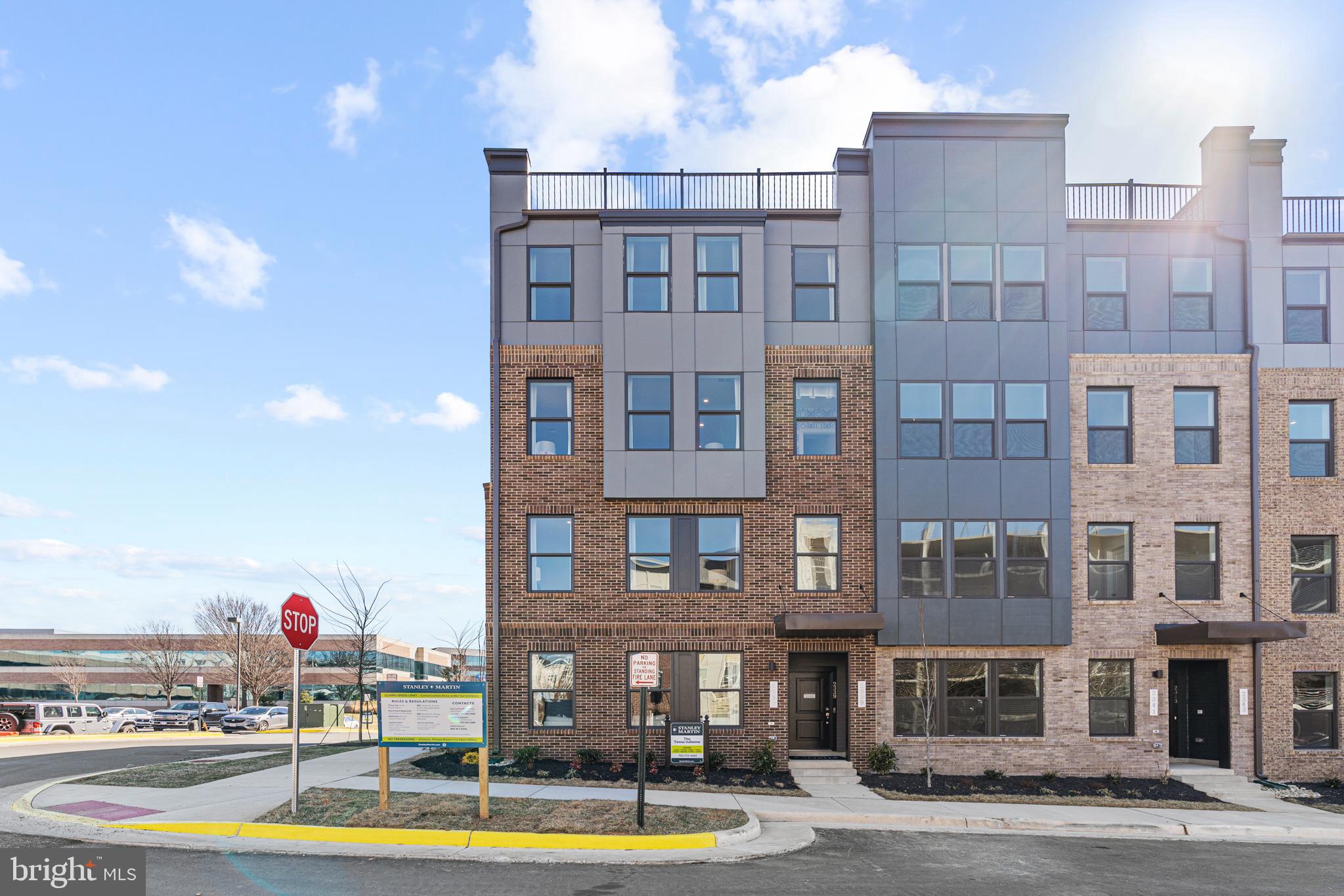 2337 Liberty Loop Herndon, VA 20171 - Photo 2 of 39