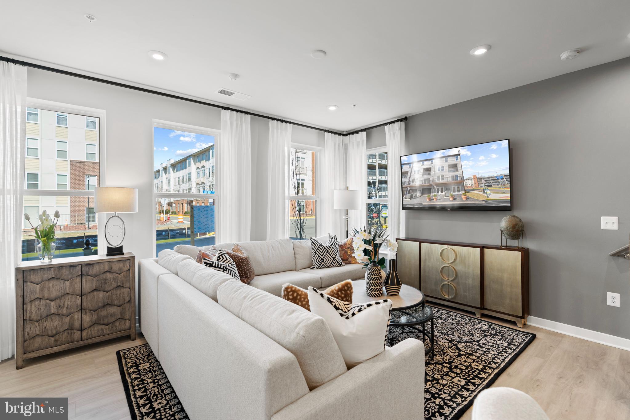 2337 Liberty Loop Herndon, VA 20171 - Photo 7 of 39