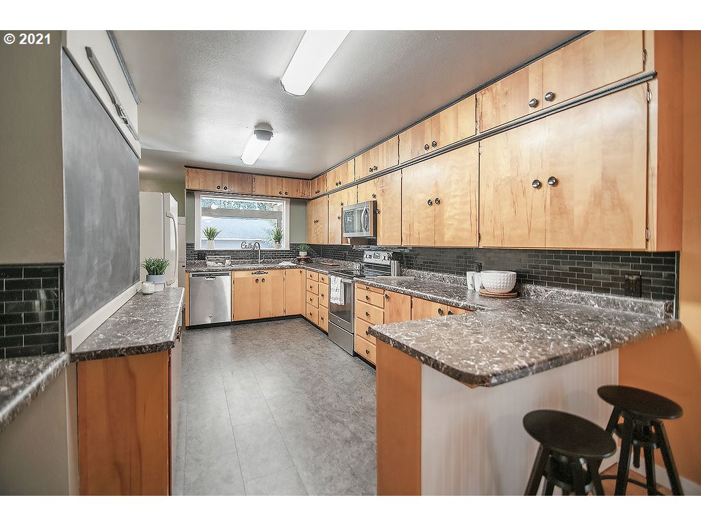 103 Studebaker Road Castle Rock, WA 98611 - Photo 10 of 32