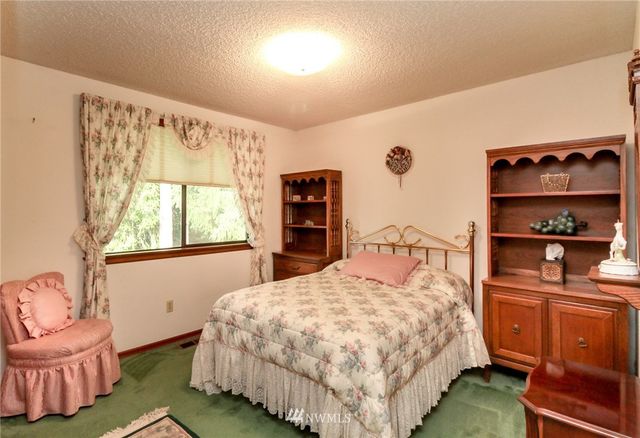 $369,000 | 7023 Cameo Drive Southwest, Lakewood, WA 98498