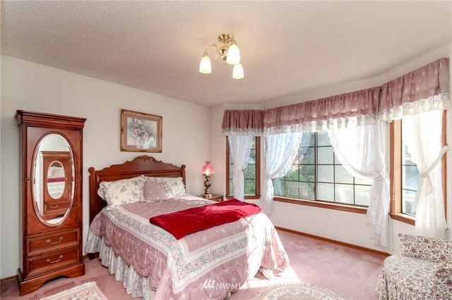 $369,000 | 7023 Cameo Drive Southwest, Lakewood, WA 98498