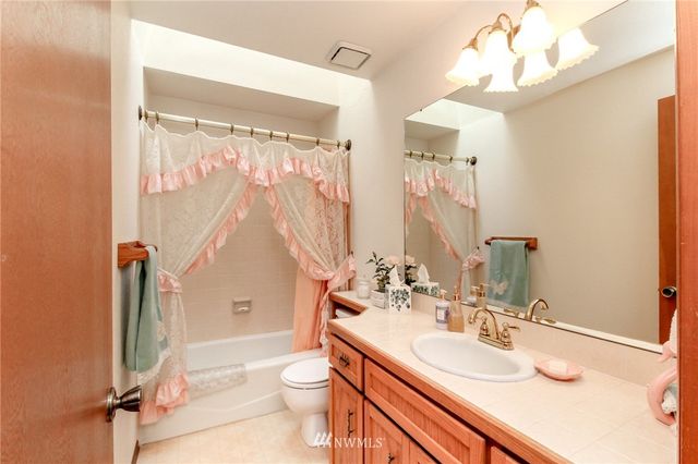 $369,000 | 7023 Cameo Drive Southwest, Lakewood, WA 98498