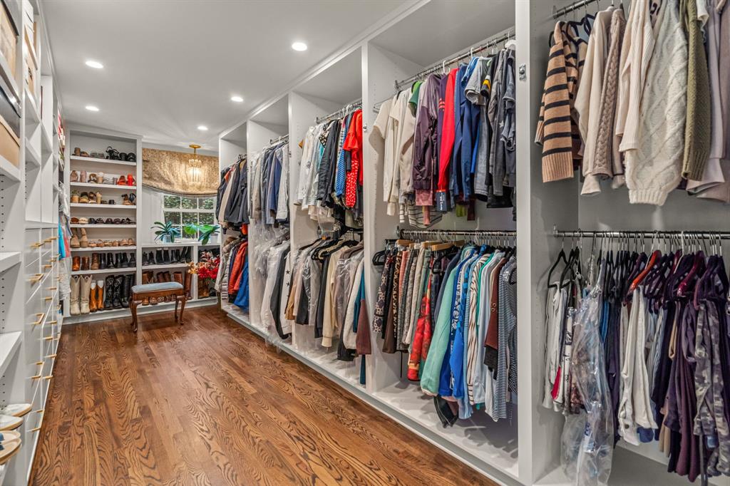 3913 Hamilton Avenue Fort Worth, TX 76107 - Photo 21 of 40 a view of walk in closet with clothes