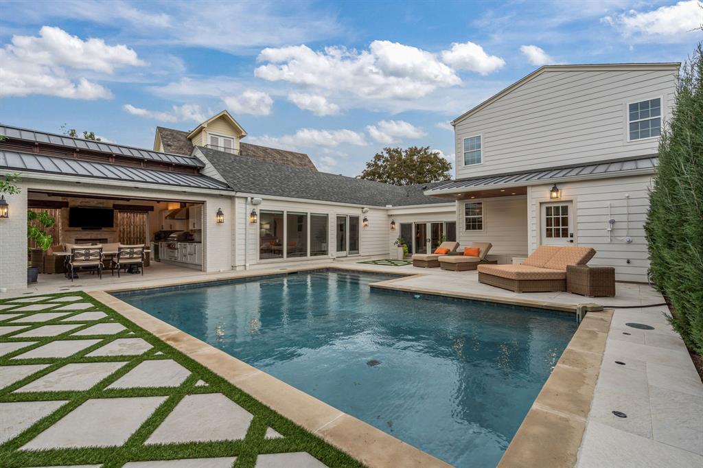 3913 Hamilton Avenue Fort Worth, TX 76107 - Photo 33 of 40 a view of a patio with swimming pool table and chairs