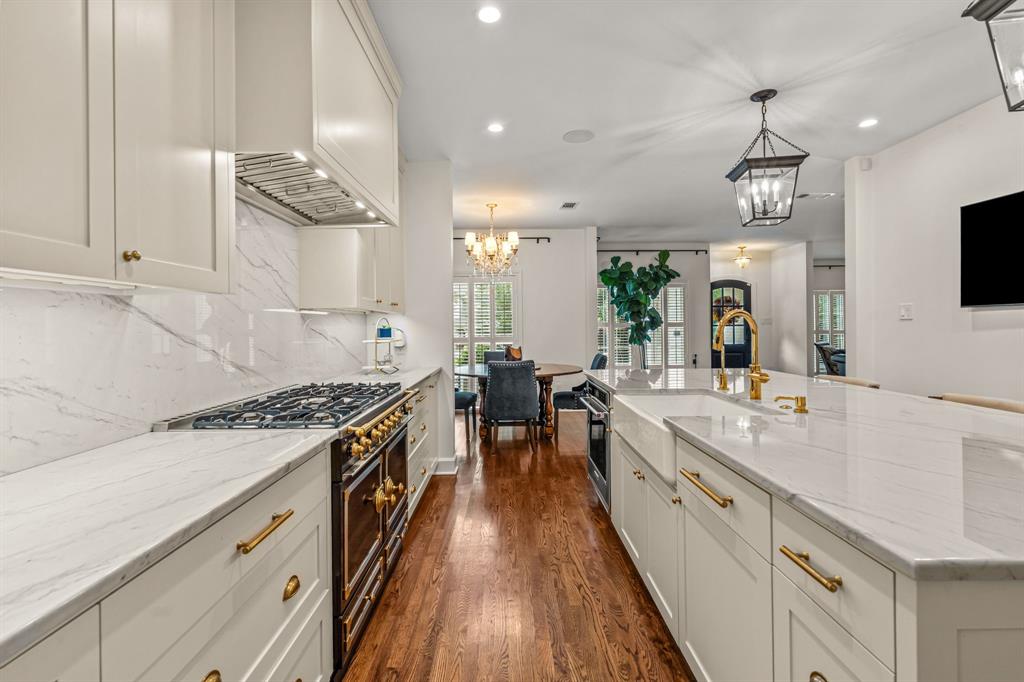 3913 Hamilton Avenue Fort Worth, TX 76107 - Photo 10 of 40 a large kitchen with granite countertop a lot of counter space