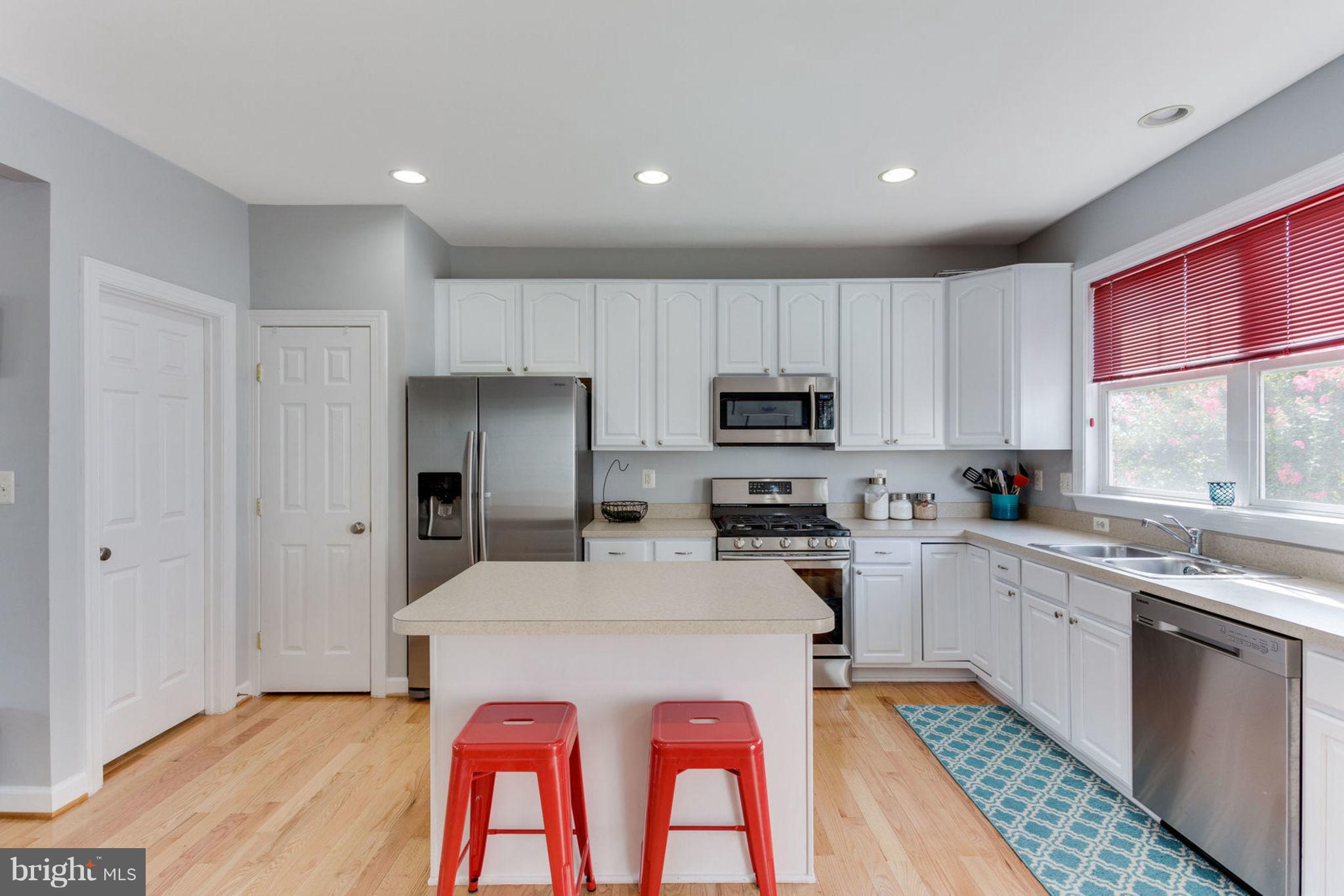 8107 Hard Shale Road Manassas, VA 20111 - Photo 12 of 29 Kitchen