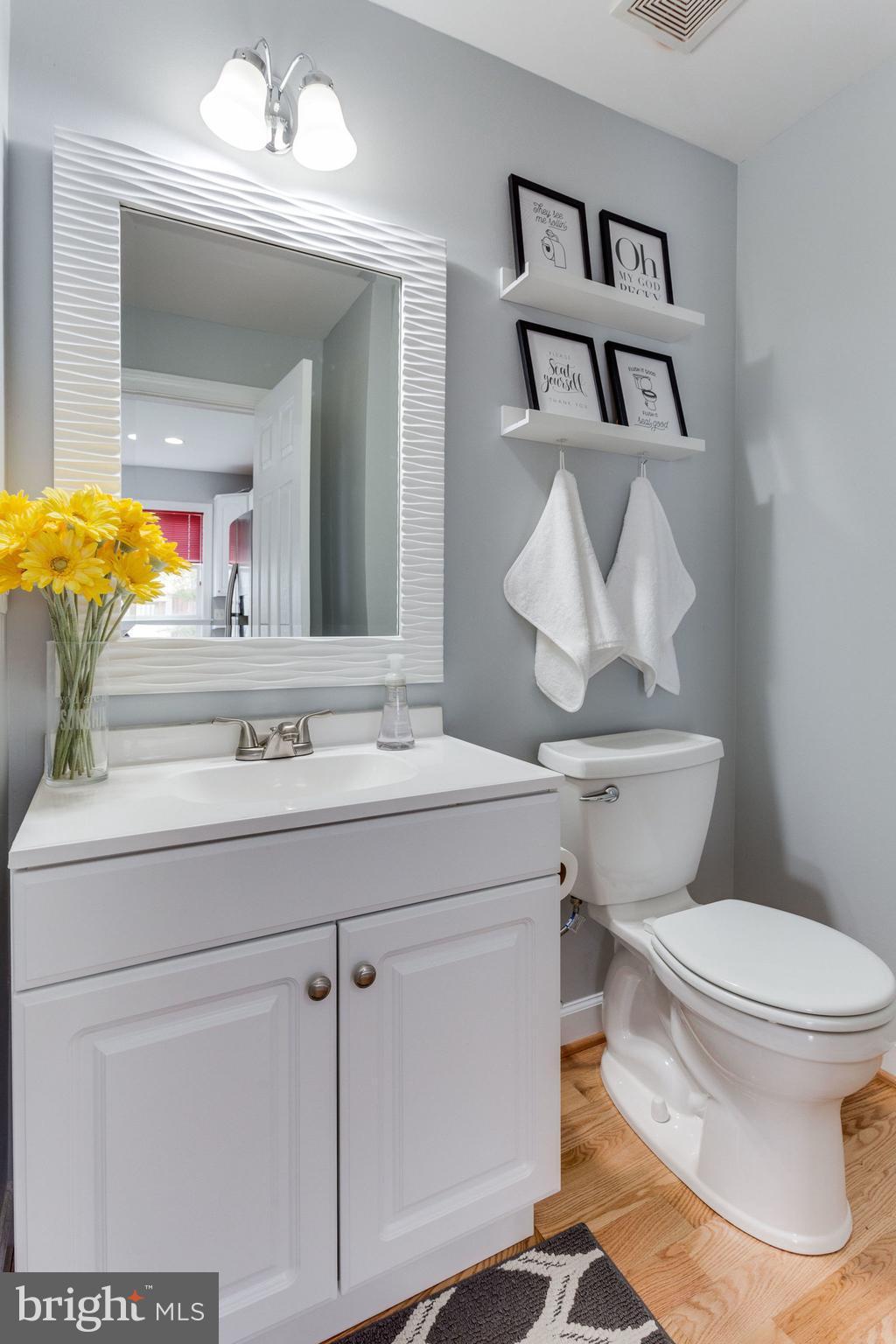8107 Hard Shale Road Manassas, VA 20111 - Photo 16 of 29 Half Bath on Main