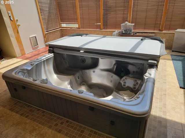 a close view of sink and tap