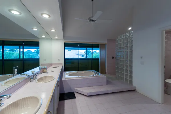 $1,990,000 | 8902 Southeast Marina Bay Drive, Hobe Sound, FL 33455