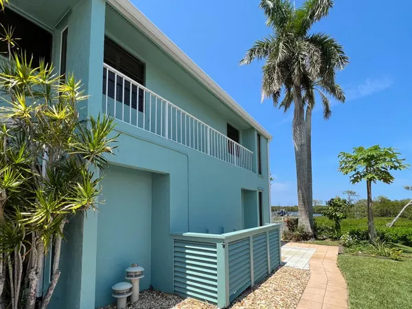 $1,990,000 | 8902 Southeast Marina Bay Drive, Hobe Sound, FL 33455