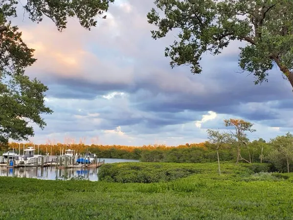 $1,990,000 | 8902 Southeast Marina Bay Drive, Hobe Sound, FL 33455