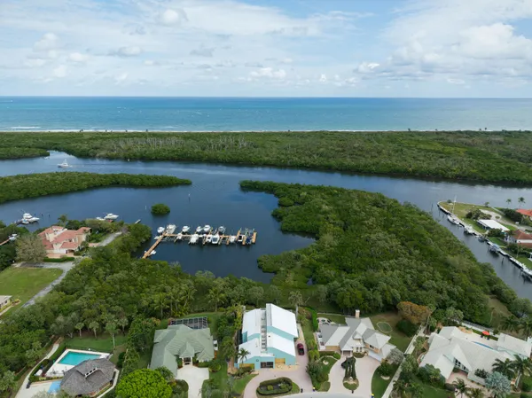 $1,990,000 | 8902 Southeast Marina Bay Drive, Hobe Sound, FL 33455