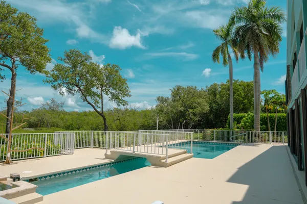 $1,990,000 | 8902 Southeast Marina Bay Drive, Hobe Sound, FL 33455