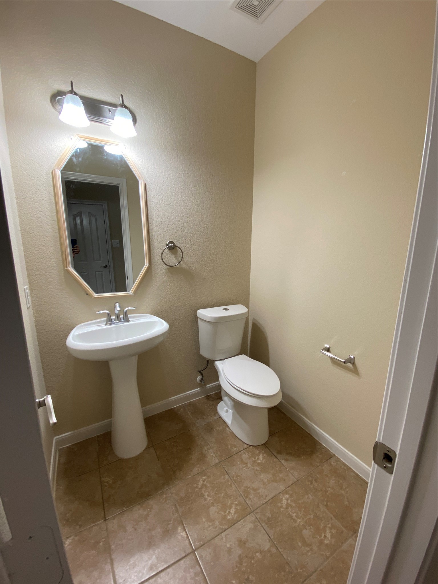 4903 Summer Ridge Drive Conroe, TX 77303 - Photo 12 of 32