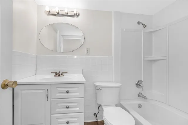 $2,200 | 3 Louisburg Square, Unit 8, Nashua, NH 03060