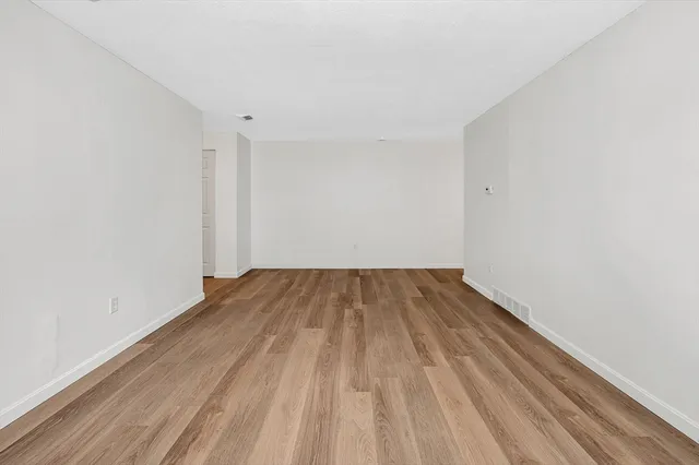 $2,200 | 3 Louisburg Square, Unit 8, Nashua, NH 03060