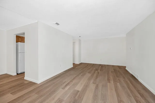 $2,200 | 3 Louisburg Square, Unit 8, Nashua, NH 03060