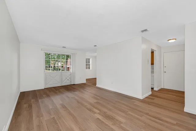 $2,200 | 3 Louisburg Square, Unit 8, Nashua, NH 03060