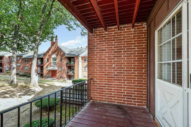 $2,200 | 3 Louisburg Square, Unit 8, Nashua, NH 03060