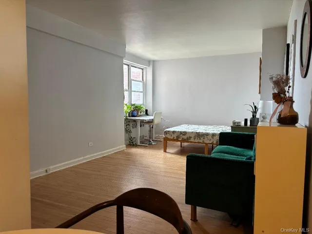 $289,000 | 39-20 52nd Street, Unit 5E | Woodside