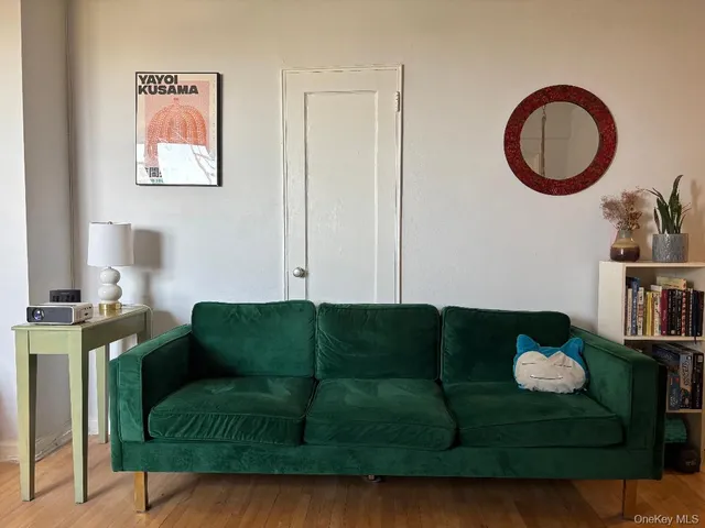 $289,000 | 39-20 52nd Street, Unit 5E | Woodside