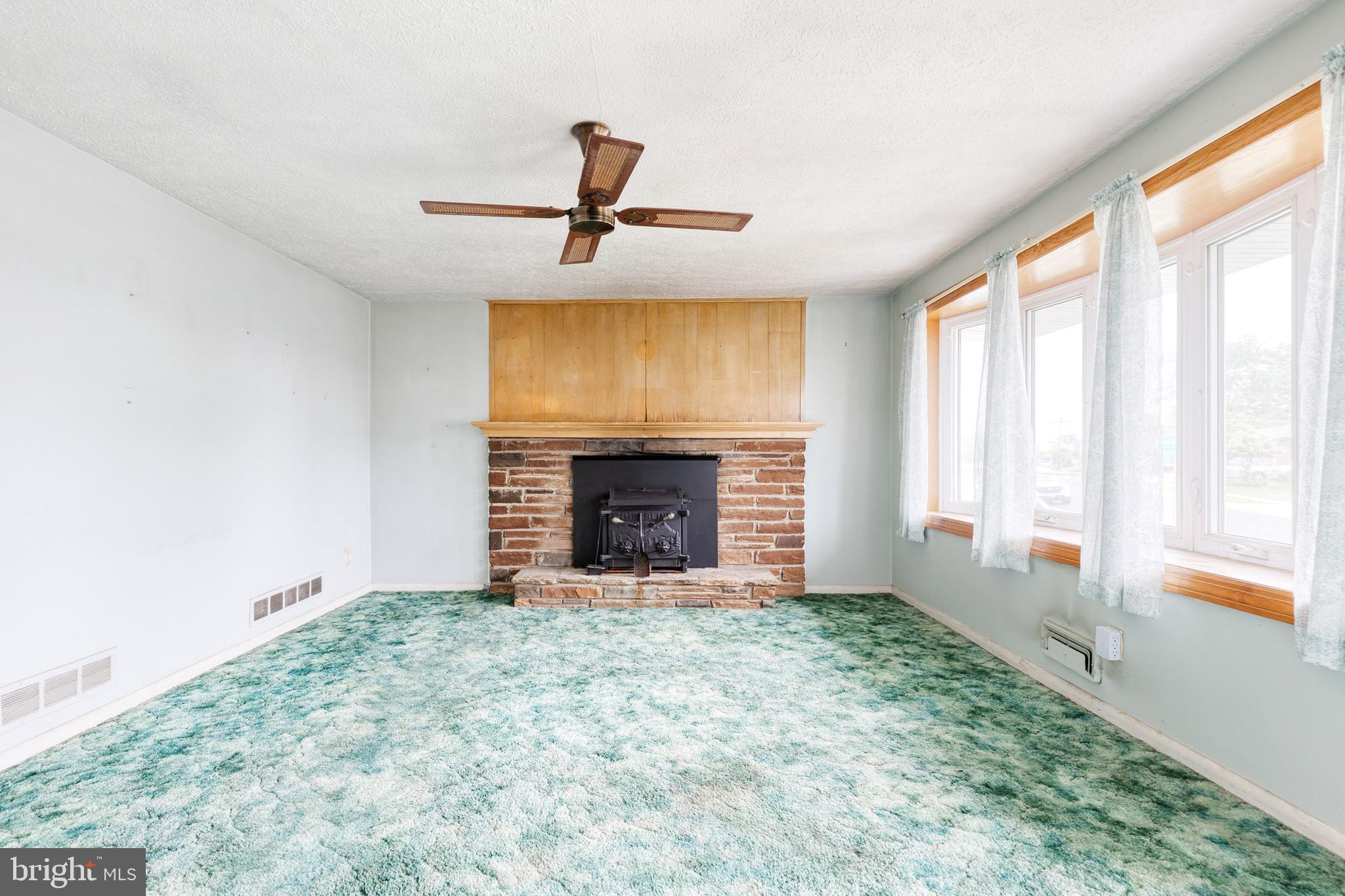 8306 Berkfield Road Baltimore, MD 21237 - Photo 4 of 26
