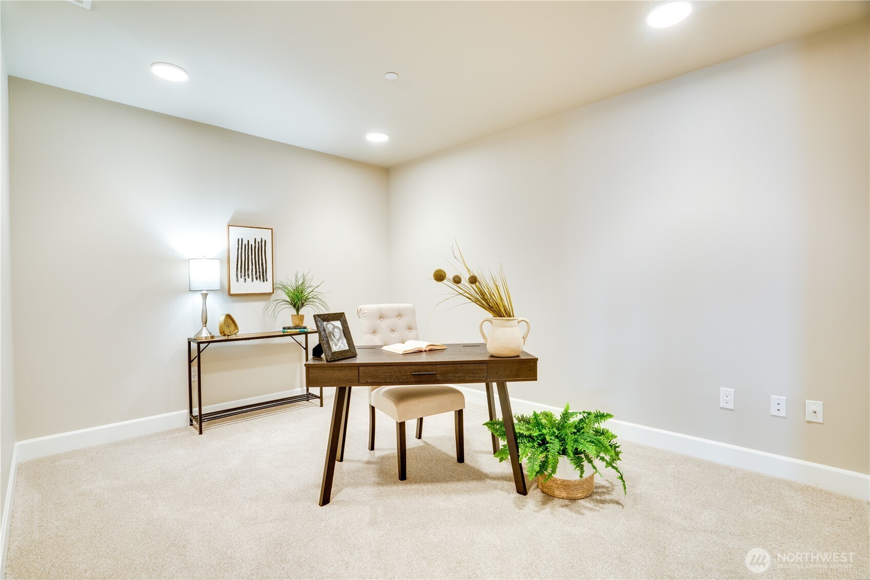 5105 Grand Loop, Unit 105 Tacoma, WA 98407 - Photo 19 of 39 a living room with furniture and a table
