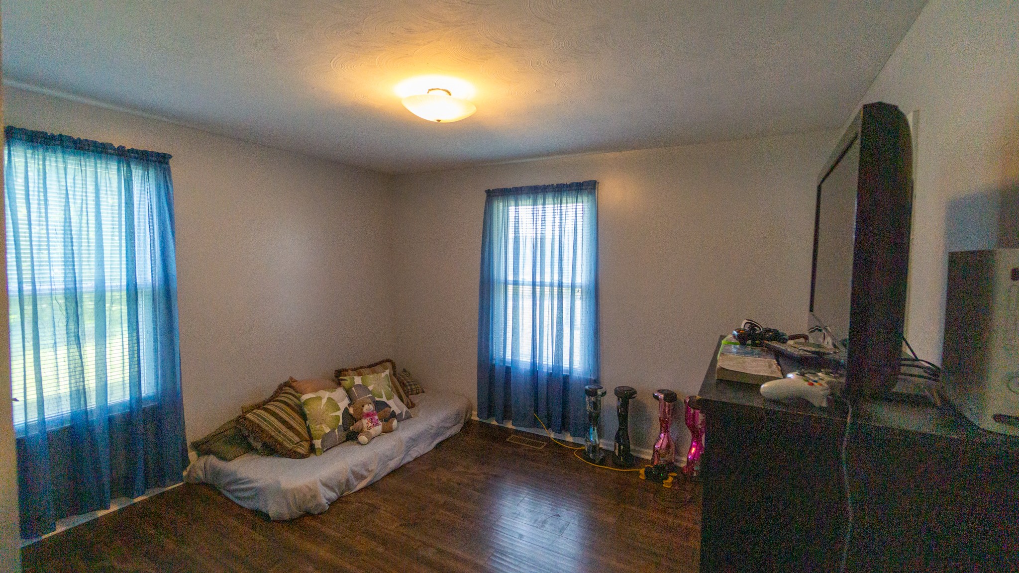424 Dorris Road Portland, TN 37148 - Photo 33 of 48 a living room with furniture and a window