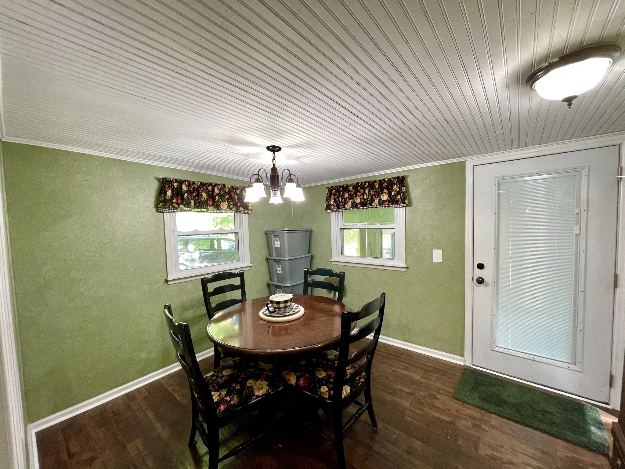 424 Dorris Road Portland, TN 37148 - Photo 39 of 48 a view of a dining room with furniture and window