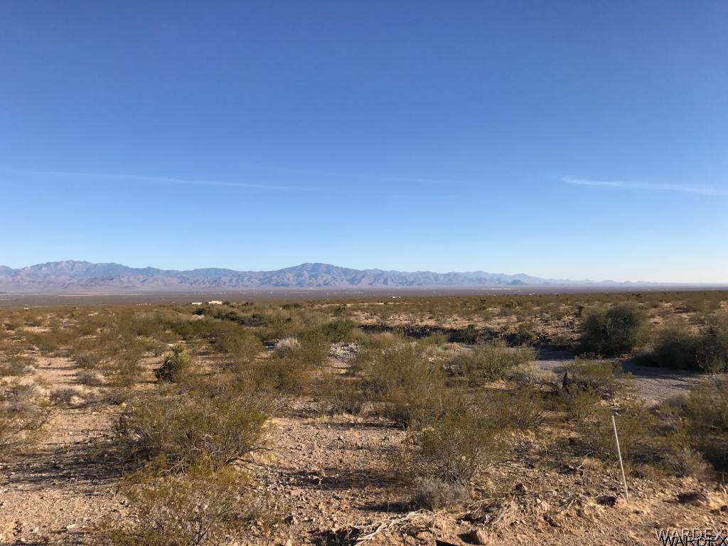 3597 Hopi Road Golden Valley, AZ 86413 - Photo 2 of 6