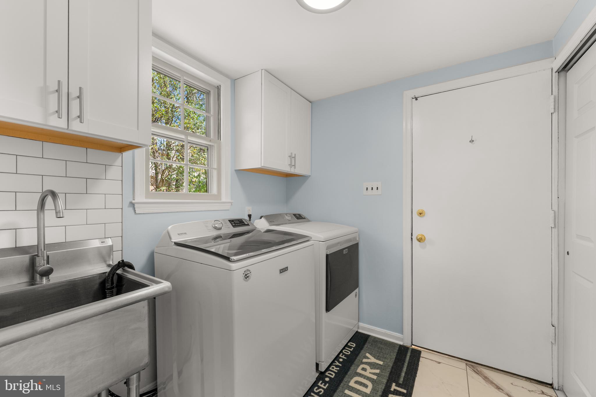 6703 Norview Court Springfield, VA 22152 - Photo 21 of 49 Laundry on Main Level