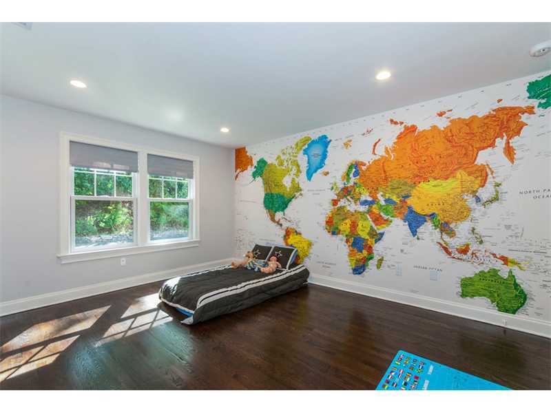 Undisclosed Address Riverside, CT 06878 - Photo 10 of 25 a view of an entryway with wooden floor