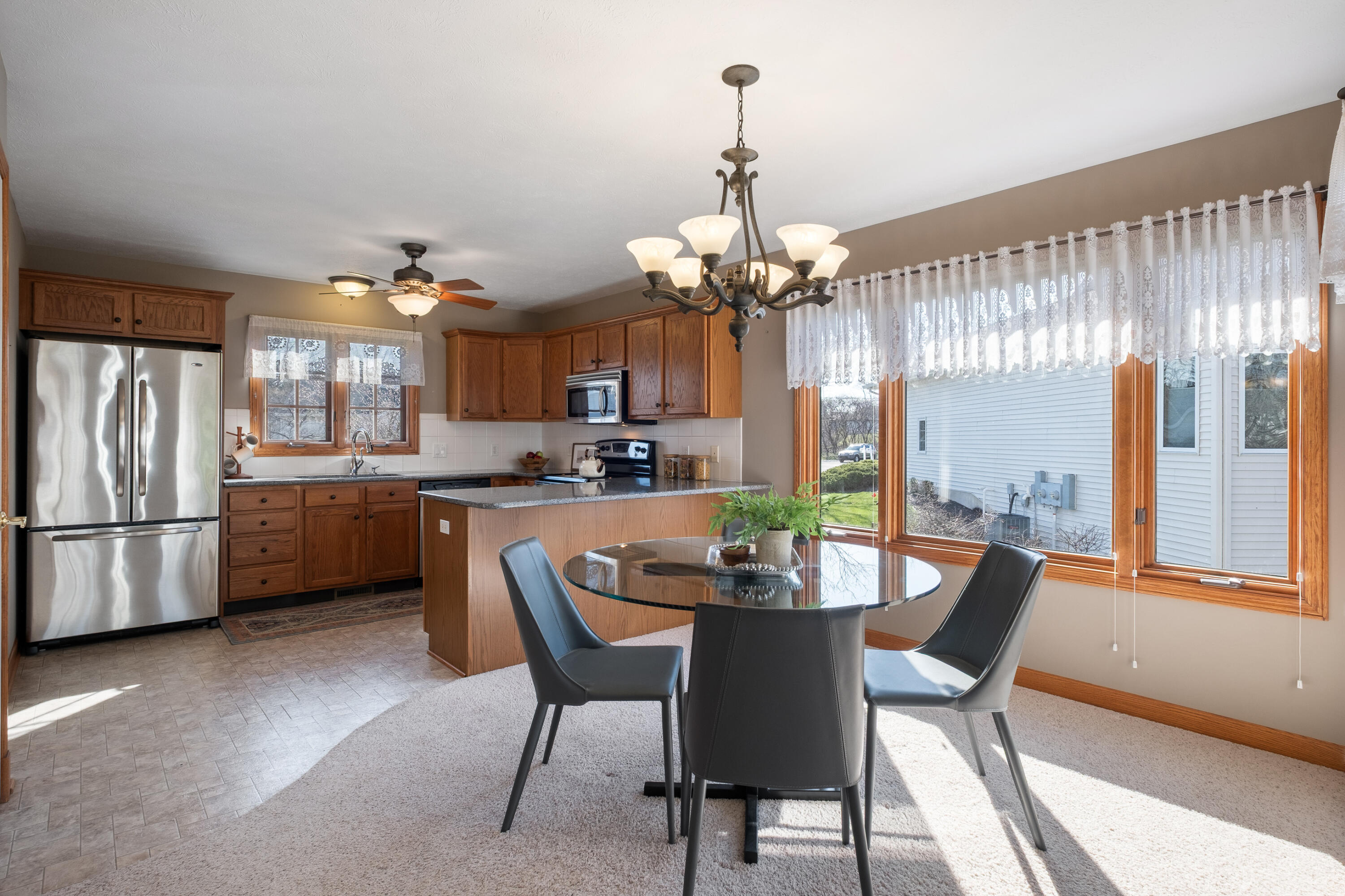 79 Jason Ridge Court Southwest Grand Rapids, MI 49534 - Photo 8 of 27 Dining/Kitchen