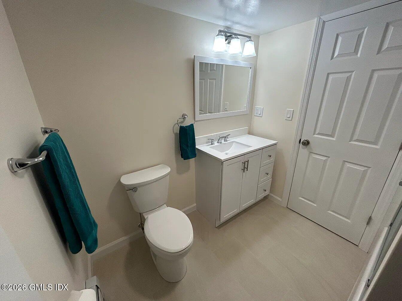 90 Havemeyer Lane, Unit 2 Greenwich, CT 06870 - Photo 8 of 19 bathroom 2