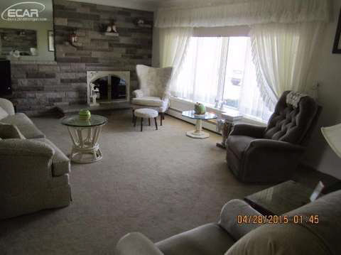 9402 East Richfield Road Davison, MI 48423 - Photo 2 of 17 20436629-1.JPG