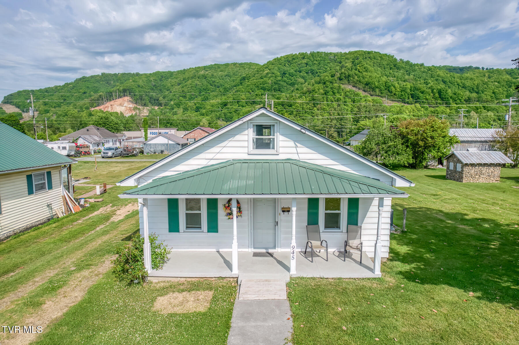945 North Elm Avenue Erwin, TN 37650 - Photo 44 of 46 945 N Elm Ave-47