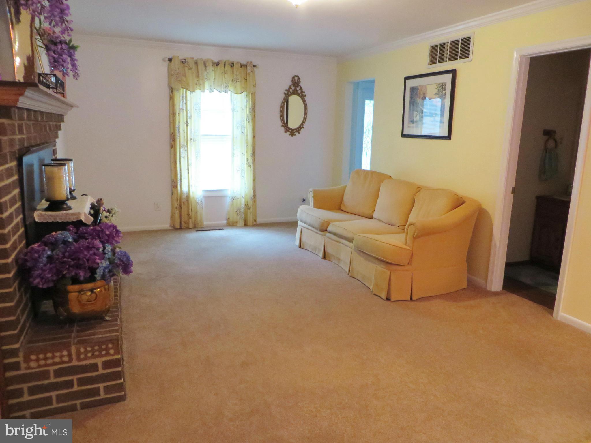 25085 Morgan Road Hollywood, MD 20636 - Photo 10 of 29 Family room
